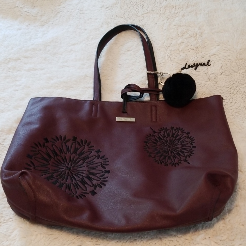 🌈 NWOT Desigual tote w/ free pom pom keychain